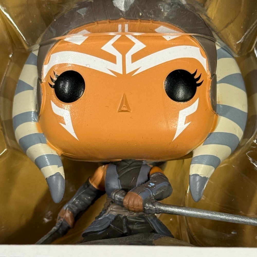 Funko Pop Star Wars Ahsoka Tano Mandalorian Series
Hallmark Christmas Ornament - Picture 2 of 7
